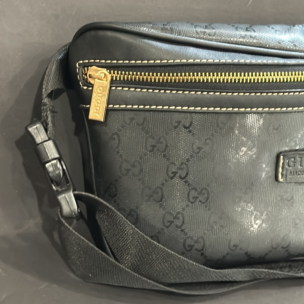 Gucci Black Monogram Belt Bag with Gold Hardware - Picture 3 of 16
